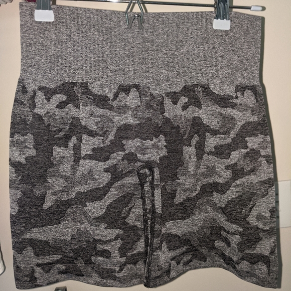 NVGTN camo grey black pro shorts small